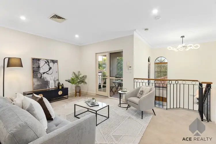 3/9 Tweeddale Road, Applecross WA 6153