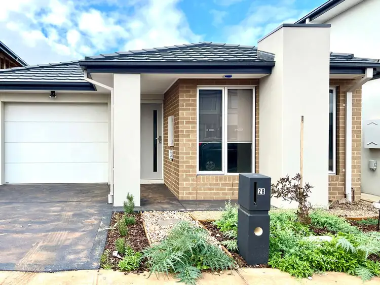 3b2b1c/28 Rangipo Street, Truganina VIC 3029