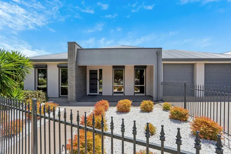 12 Juniper Boulevard