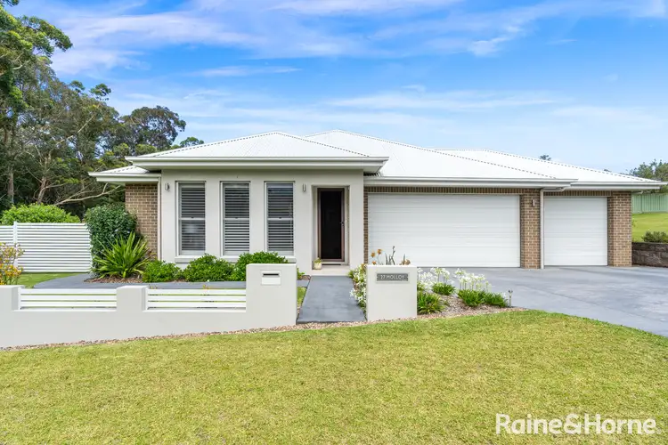 27 Molloy Street, Mollymook NSW 2539