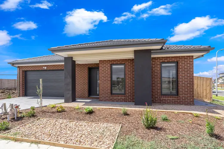 8 Bonanza Street, Mickleham VIC 3064