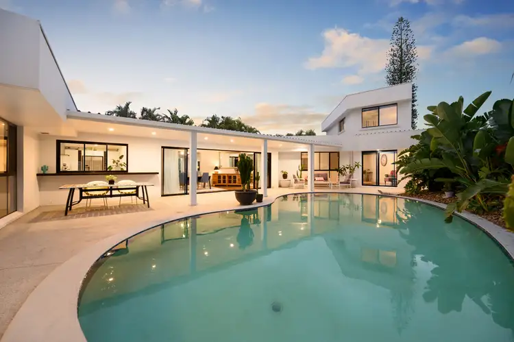 27 Kookaburra Court, Sorrento QLD 4217