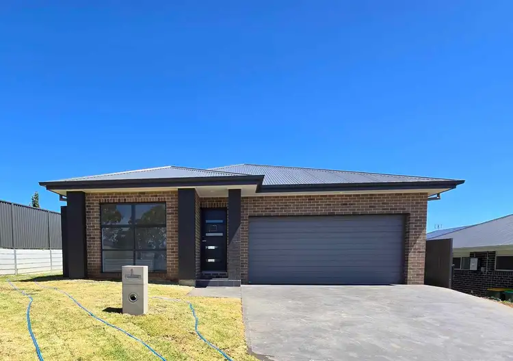1 Mistral Court, Orange NSW 2800