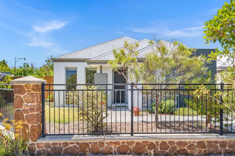17 Cape Way
