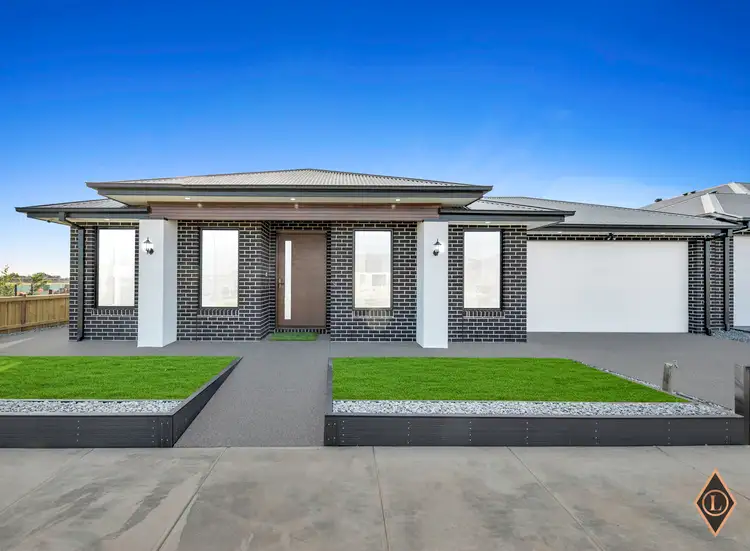 Second view of Homely house listing, 18 EMILIA CIRCUIT, Fraser Rise VIC 3336