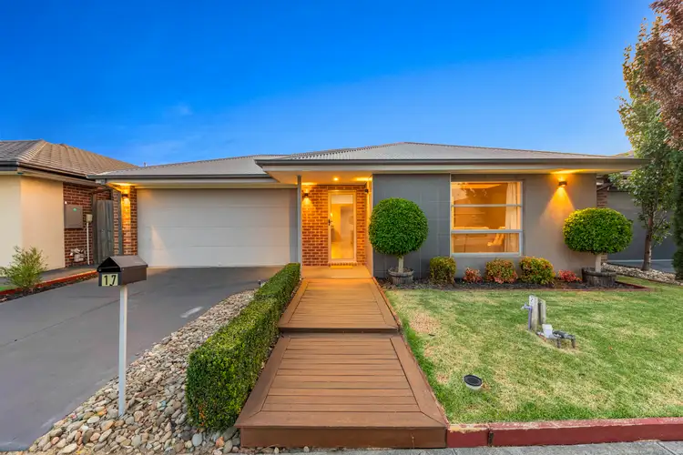 17 Christopher Road, Officer VIC 3809