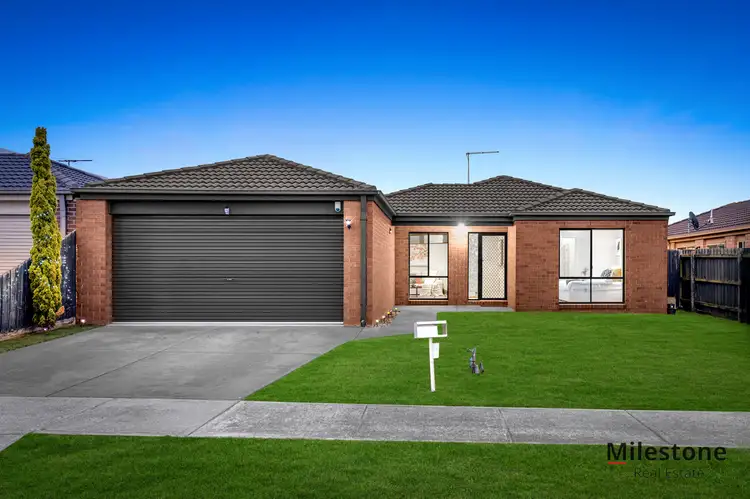 11 Karwarren Way, Cranbourne West VIC 3977