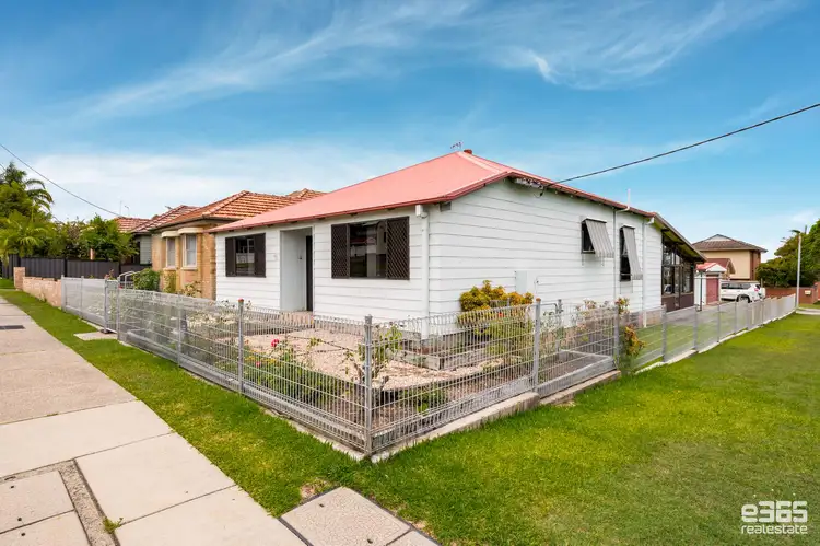 42 Evans Street