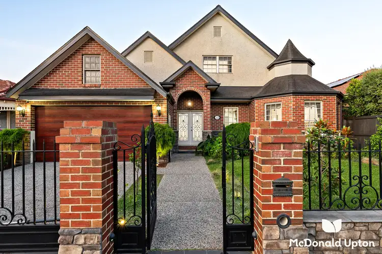 12 Hayes Road, Strathmore VIC 3041