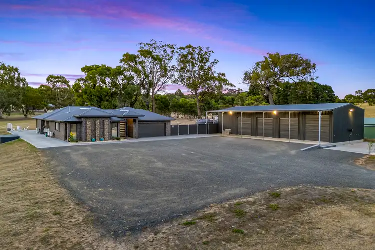102 Stockyard Hill Road, Beaufort VIC 3373