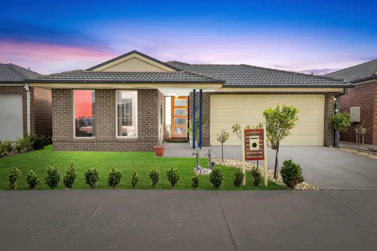 11 Bungalook Street, Manor Lakes VIC 3024