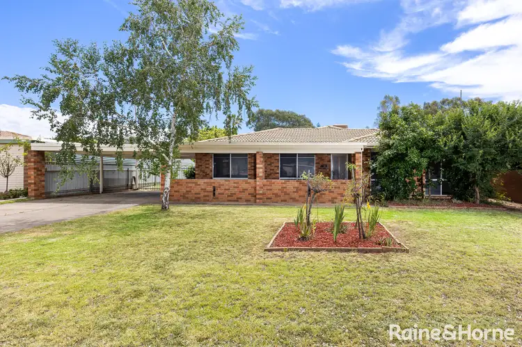 17 Karoom Drive, Glenfield Park NSW 2650
