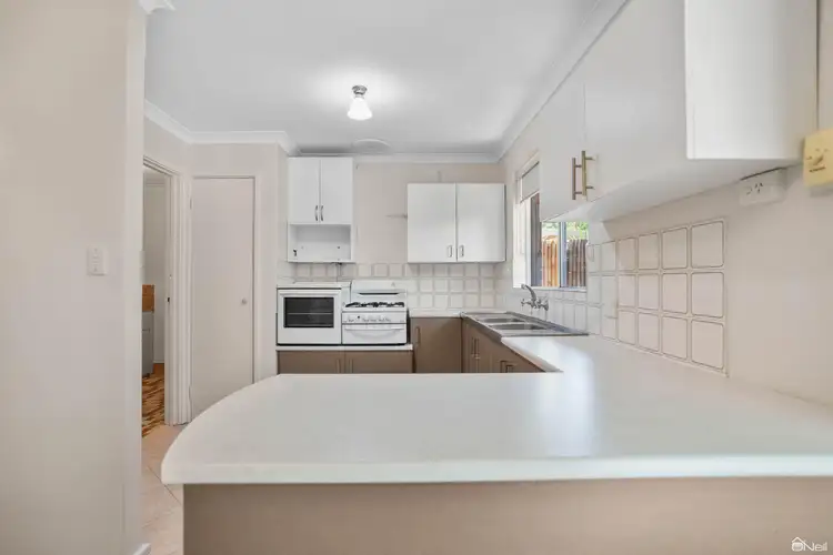 Sixth view of Homely unit listing, 2/140 Cammillo Road, Camillo WA 6111