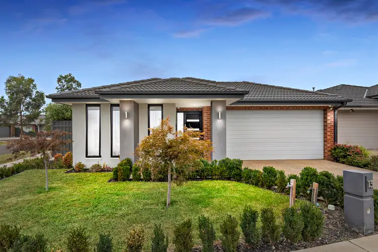 13 Stevenage Drive, Strathtulloh VIC 3338
