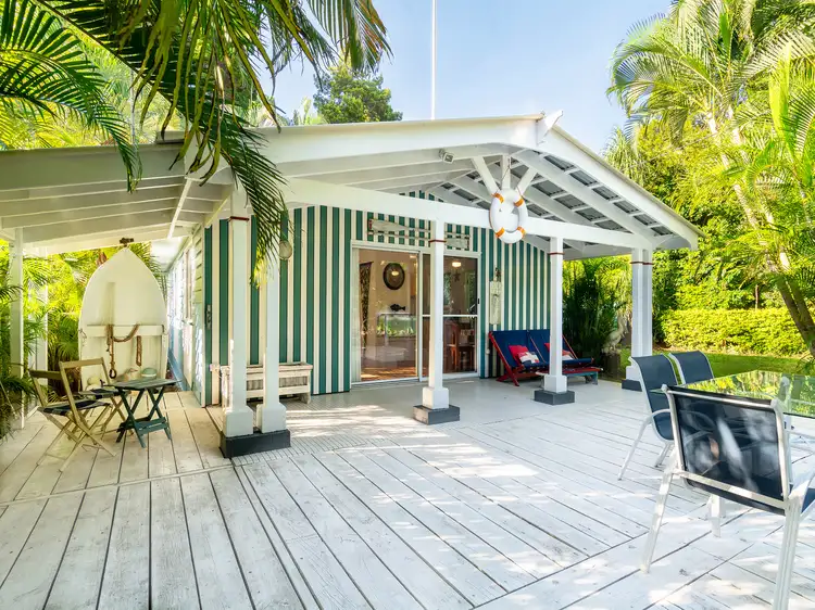 8 Phillips Street, Coochiemudlo Island QLD 4184