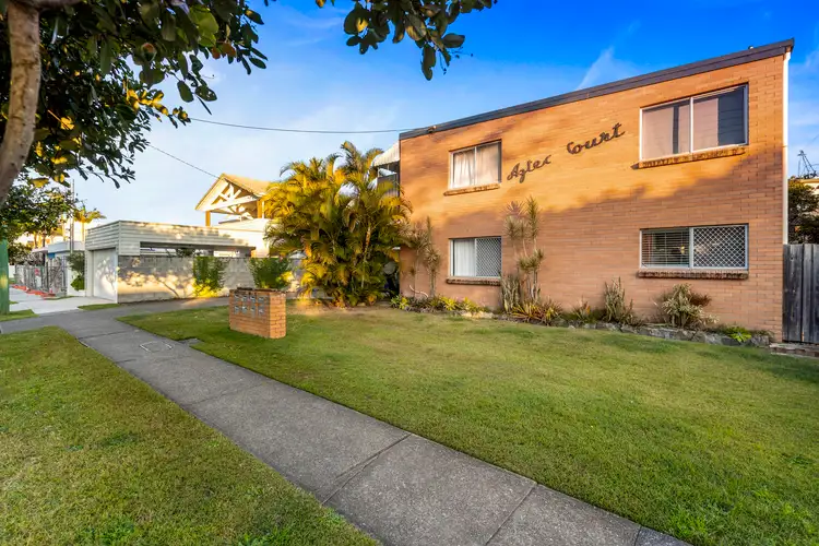 Main view of Homely semi-detached listing, 4/38 Sunbrite Avenue, Mermaid Beach QLD 4218