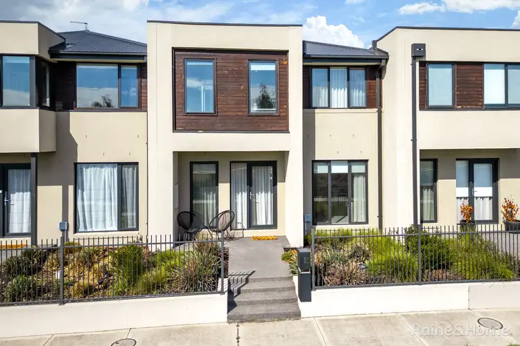 Main view of Homely house listing, 15 Kelpie Walk, Sunbury VIC 3429