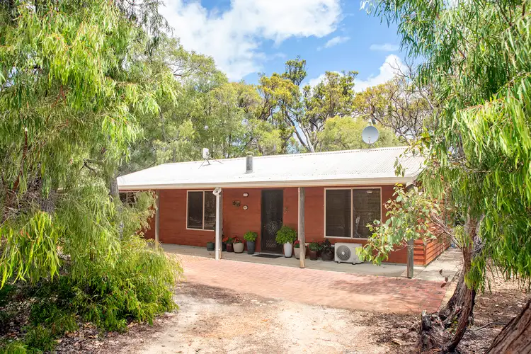 21 Flora Grove, Molloy Island WA 6290