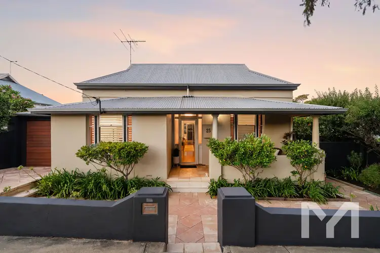 25 Solomon Street