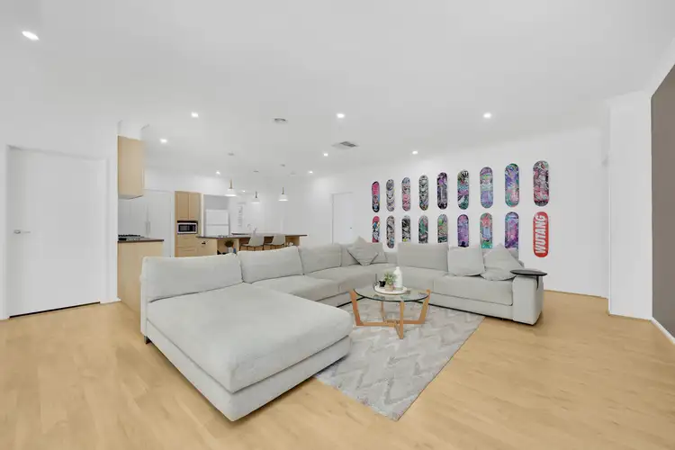 Fourth view of Homely house listing, 8 Garfield Way, Craigieburn VIC 3064