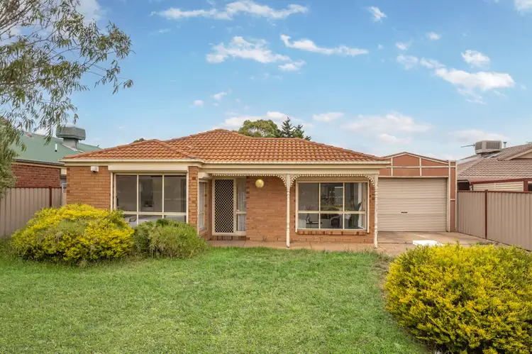 54 Rossiter Avenue, Roxburgh Park VIC 3064