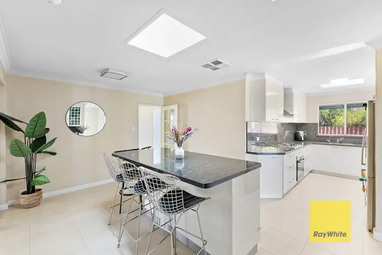 29 Orberry Place, Thornlie WA 6108