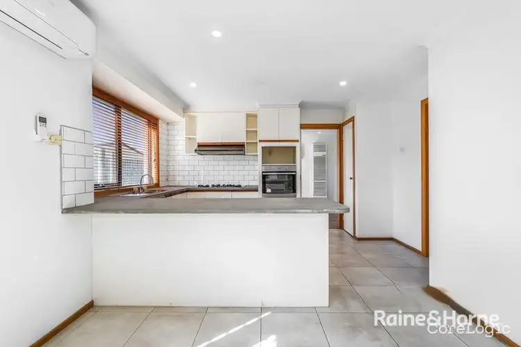 Fourth view of Homely house listing, 5 Walnut Court, Cranbourne North VIC 3977