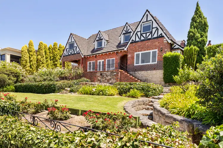 33 The Esplanade, Mount Pleasant WA 6153