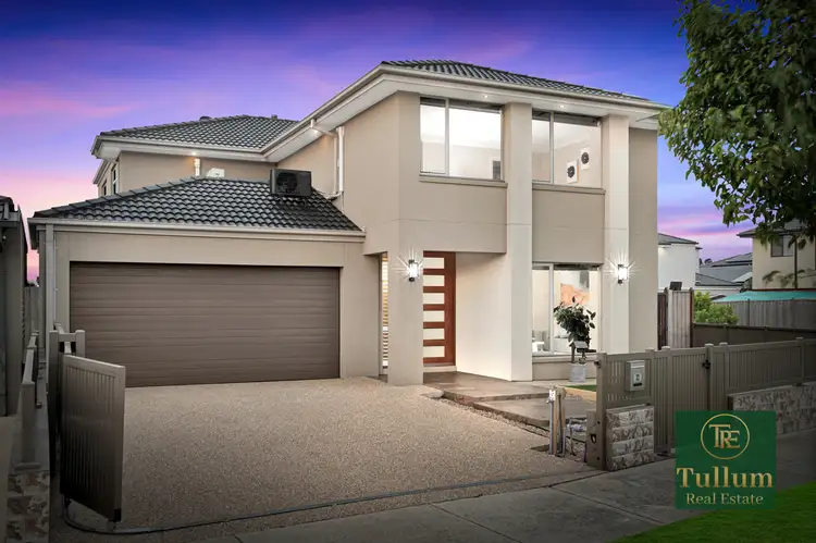 33 Pitfield Avenue, Cranbourne East VIC 3977