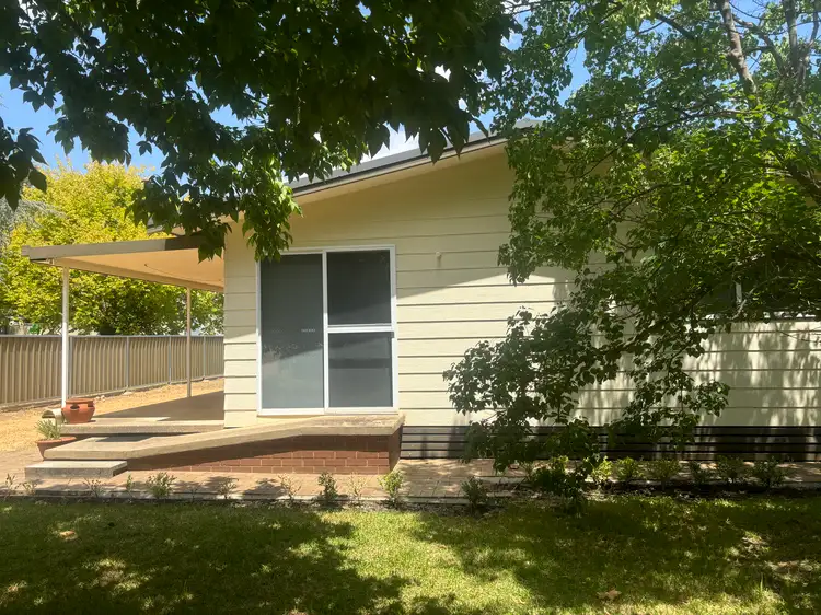 25B Young Street