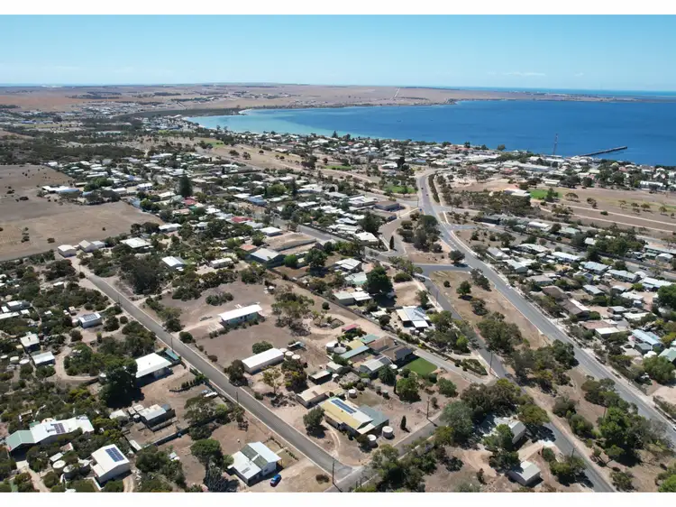 2 Feltus Street, Streaky Bay SA 5680