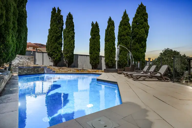 7 Montague Close, Green Valley NSW 2168