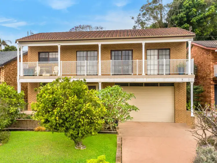 18 Masefield Avenue, Bateau Bay NSW 2261