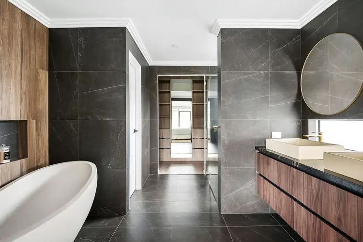 31 Lyrebird Square