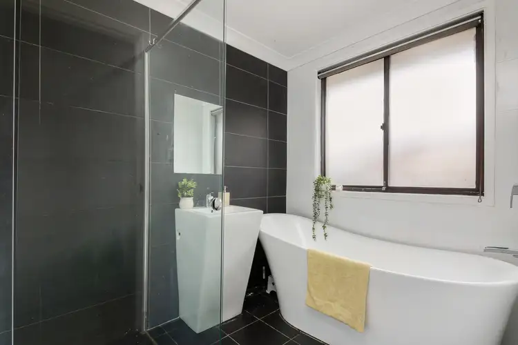 92 Tallagandra Drive, Quakers Hill NSW 2763