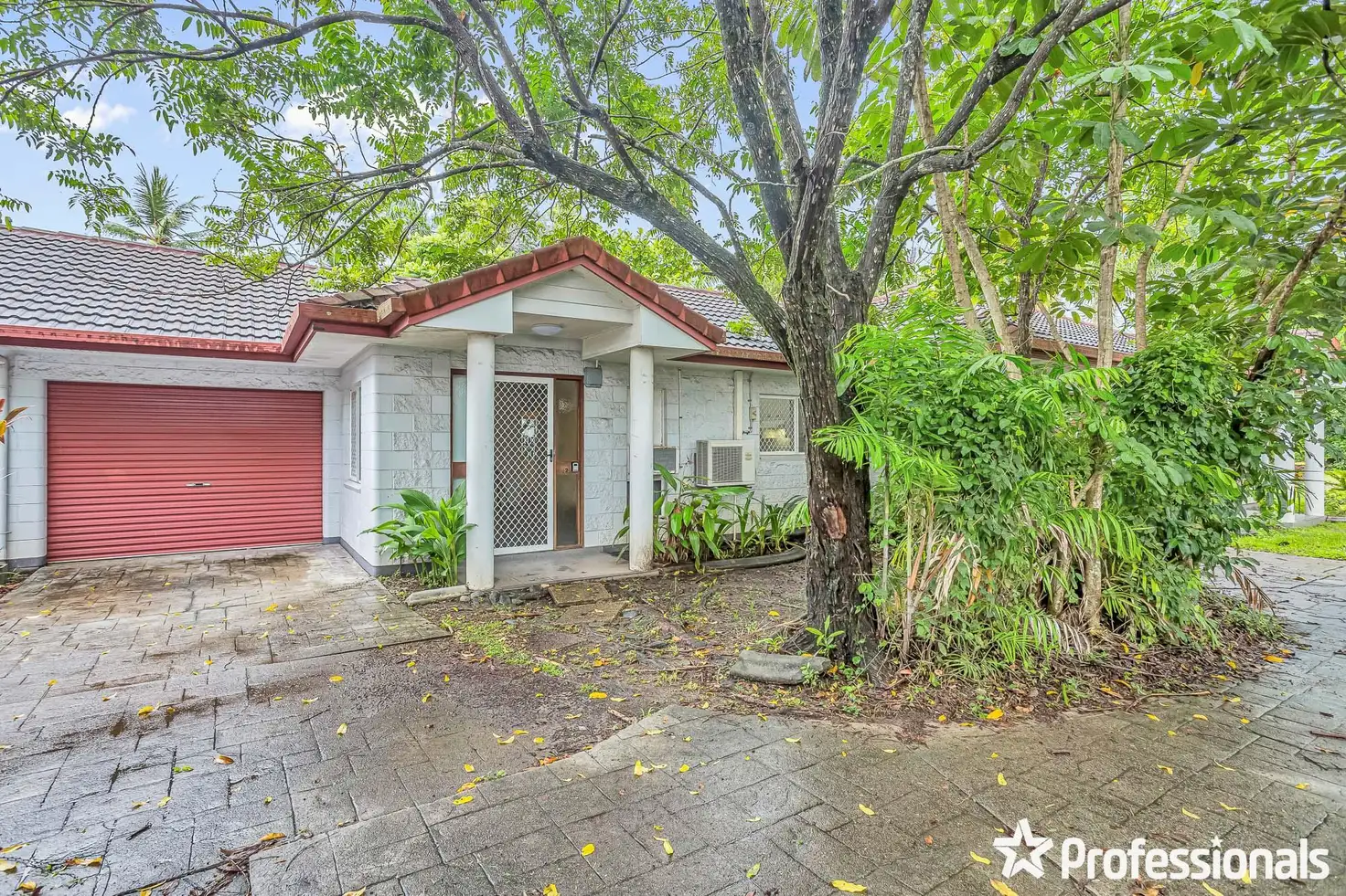 Main view of Homely unit listing, 2/17 Boden Street, Edge Hill QLD 4870