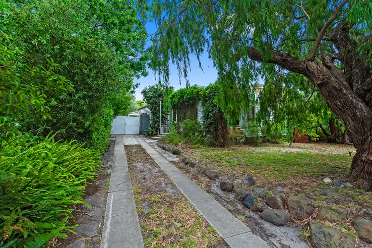 32 Cricklewood Avenue