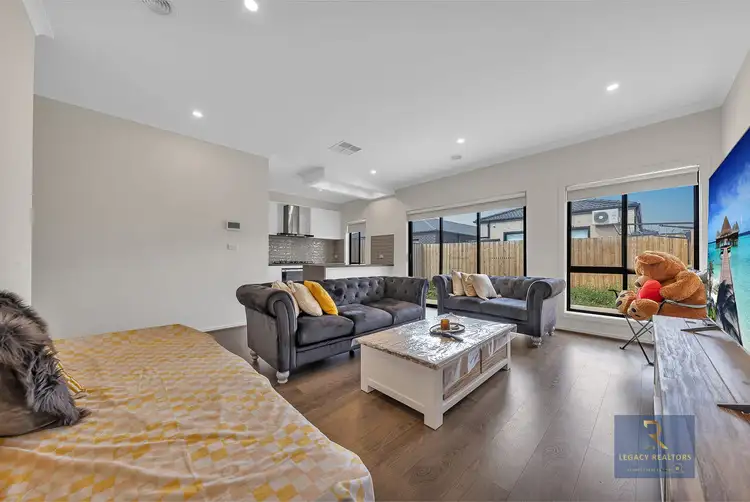 10 Lord street, Thornhill Park VIC 3335