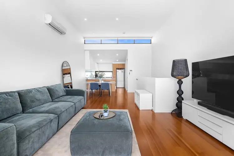 4 Reid Street