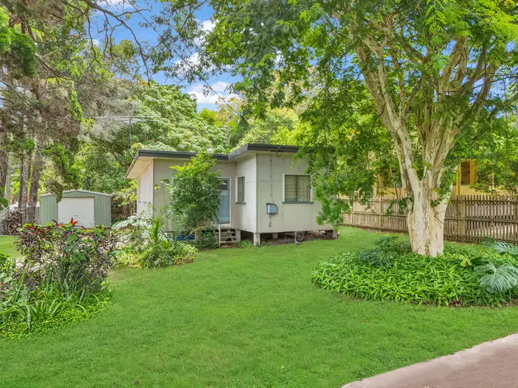 6 Frederick Street, Coochiemudlo Island QLD 4184