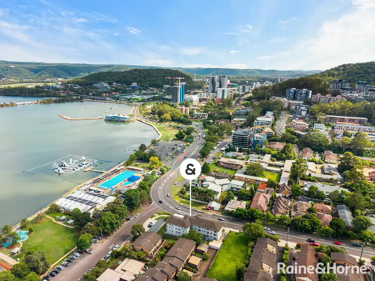 Main view of Homely unit listing, 2/39 Masons Parade, Point Frederick NSW 2250