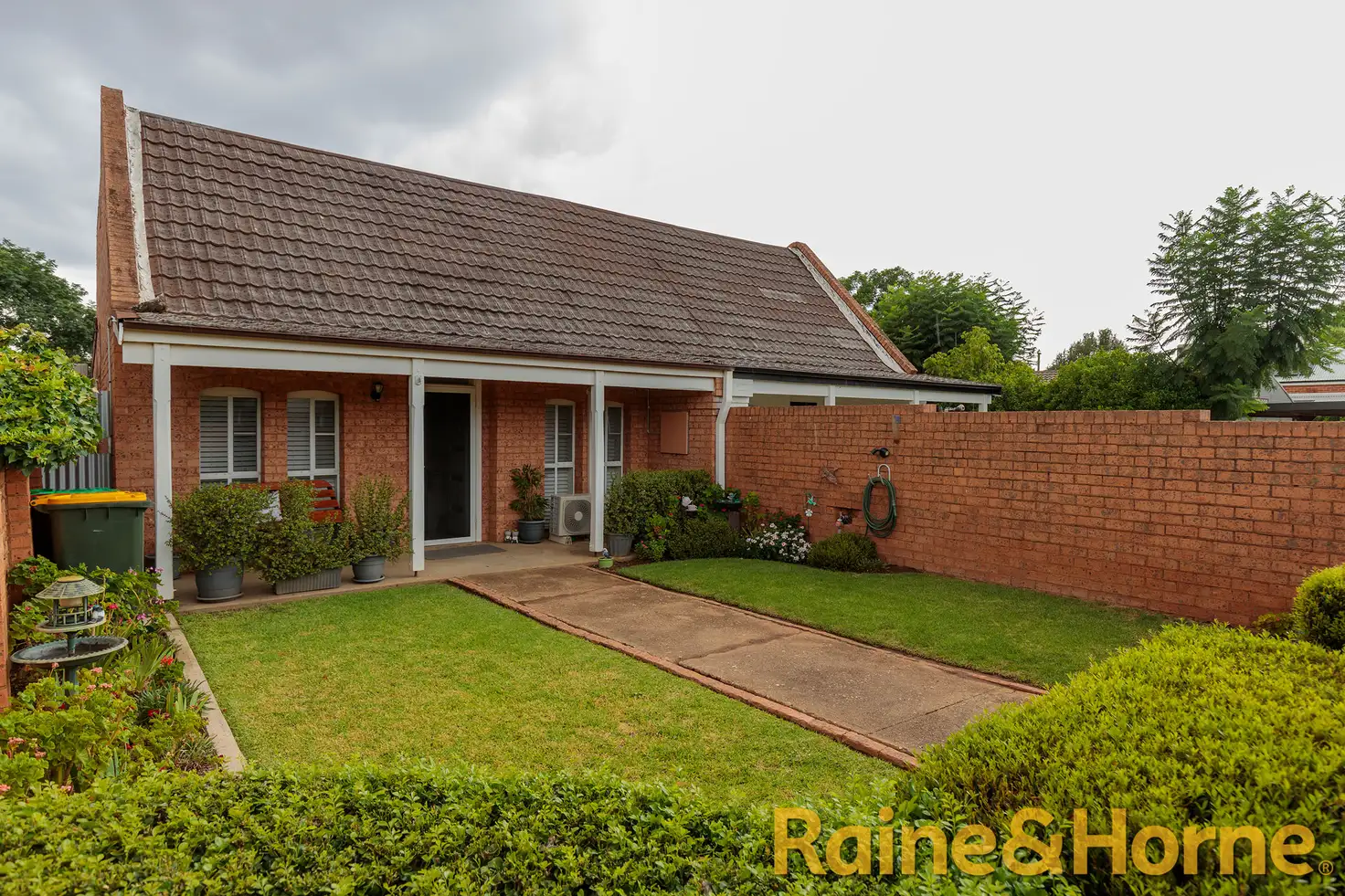 Main view of Homely semi-detached listing, 1/141 Dandaloo Street, Narromine NSW 2821