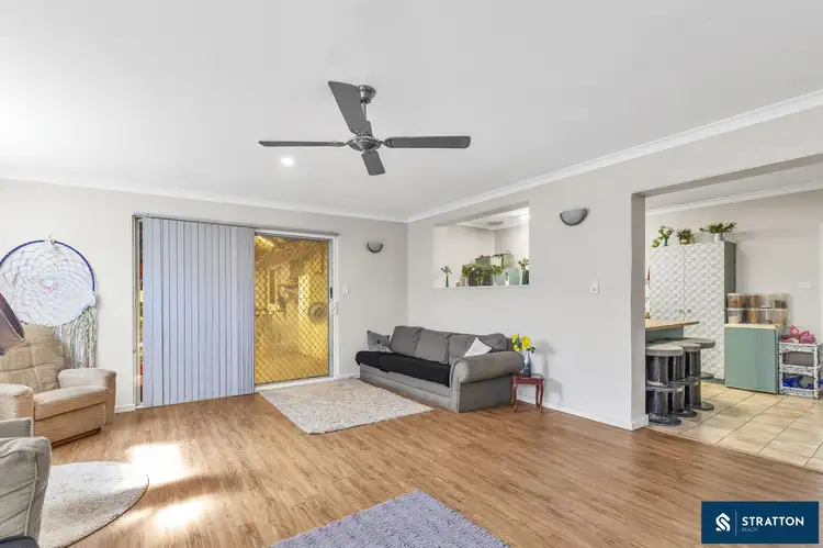 Second view of Homely house listing, 25 Lindy Way, Camillo WA 6111