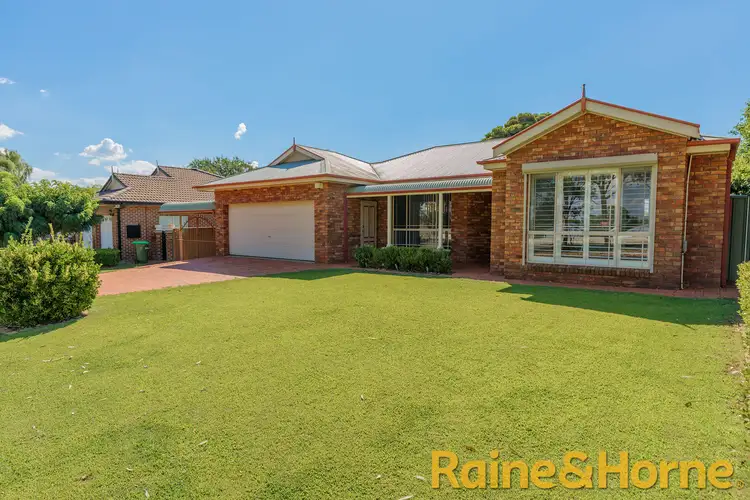 105 Margaret Crescent, Dubbo NSW 2830