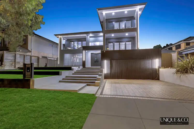 33 Tournament Drive, Sanctuary Lakes VIC 3030