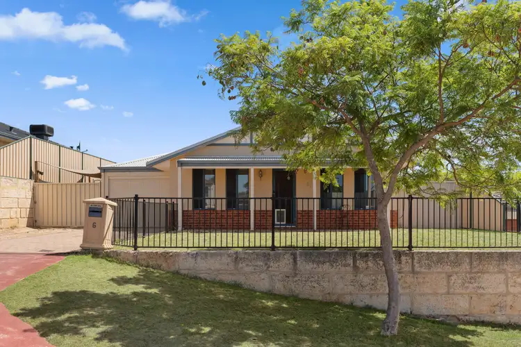 6 Madge Way, Leda WA 6170