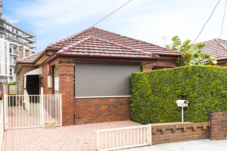 2 Lapish Avenue, Ashfield NSW 2131