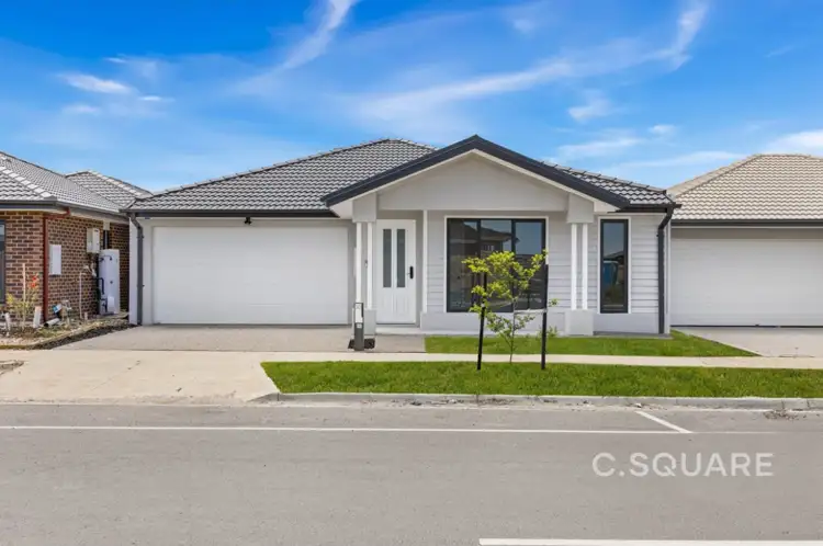 30 Coolangatta Drive, Mickleham VIC 3064