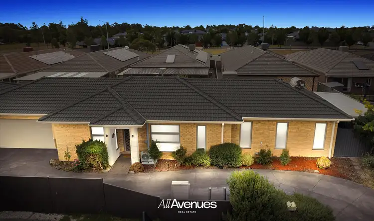 34 Genevieve Circuit, Cranbourne East VIC 3977