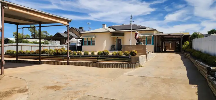 15 River Terrace
